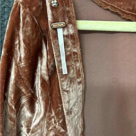 Velvet Tan long sleeve mid dress - Picture 4 of 4
